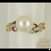 Золотой комплект  Перстень с жемчугом в сочетании с изделием Серьги из золота с жемчугом и фианитами Фото