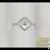 Серебряный комплект Перстень  с перламутром в сочетании с изделием Серебряные серьги с перламутром Фото